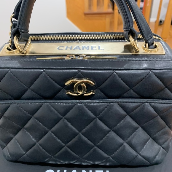 CHANEL Lambskin Quilted Trendy CC Bowling Bag Black Gold Hardware classic - Picture 6 of 16